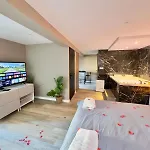 Romantique - Balneo Privé - Parking Appartamento