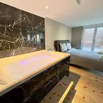 Appartamento Romantique - Balneo Privé - Parking