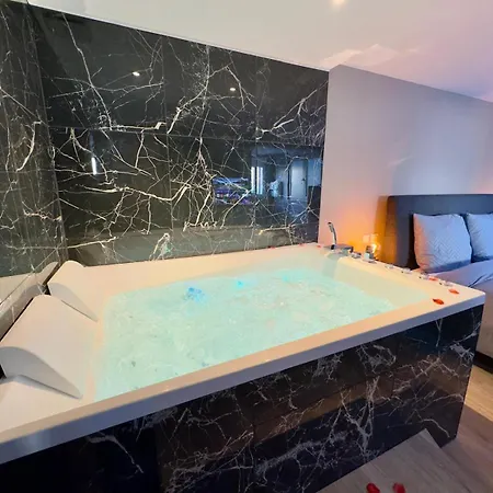 Romantique - Balneo Prive - Parking Apartamento *